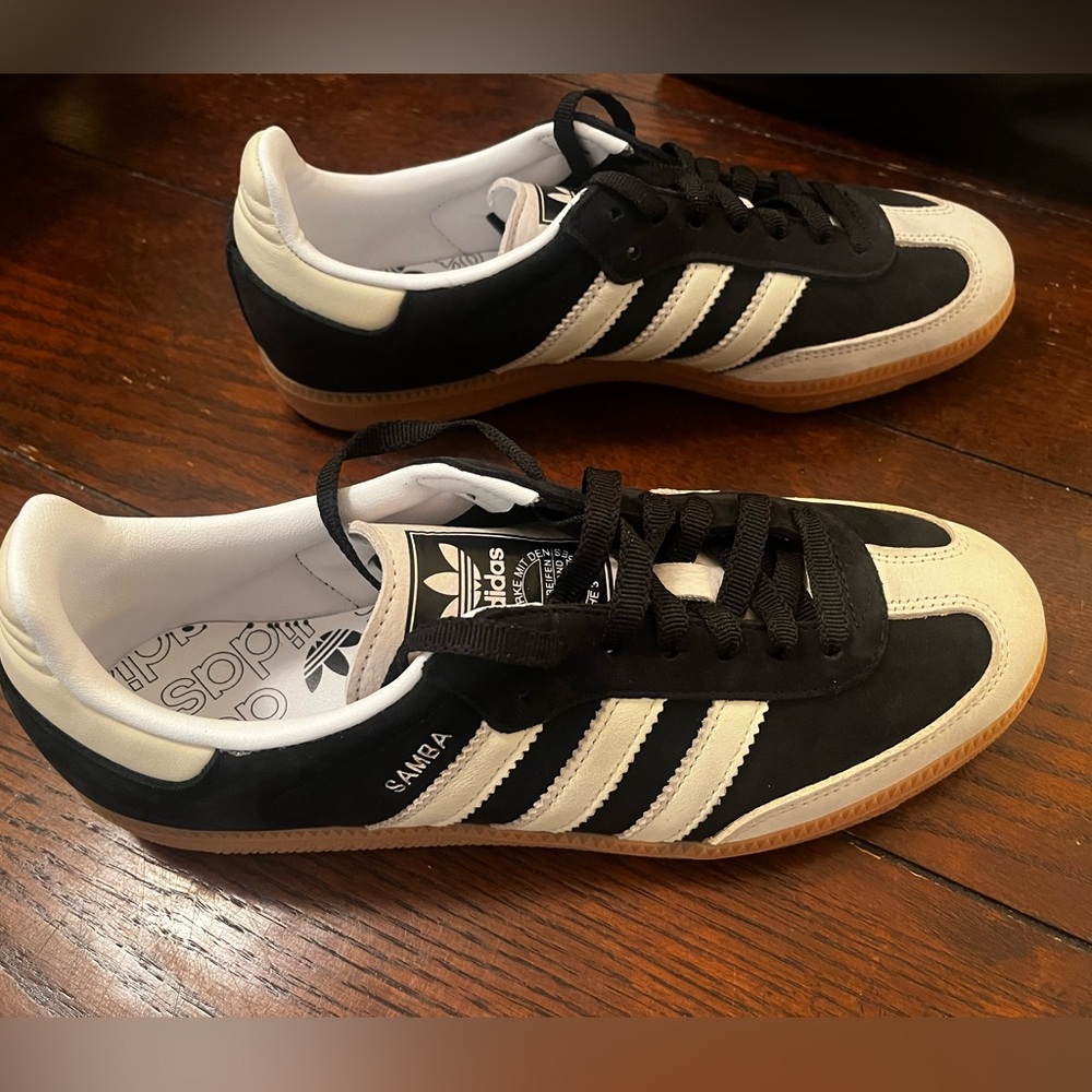 Adidas Sambas